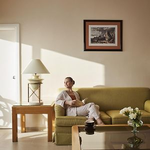 Deluxe King Suite
